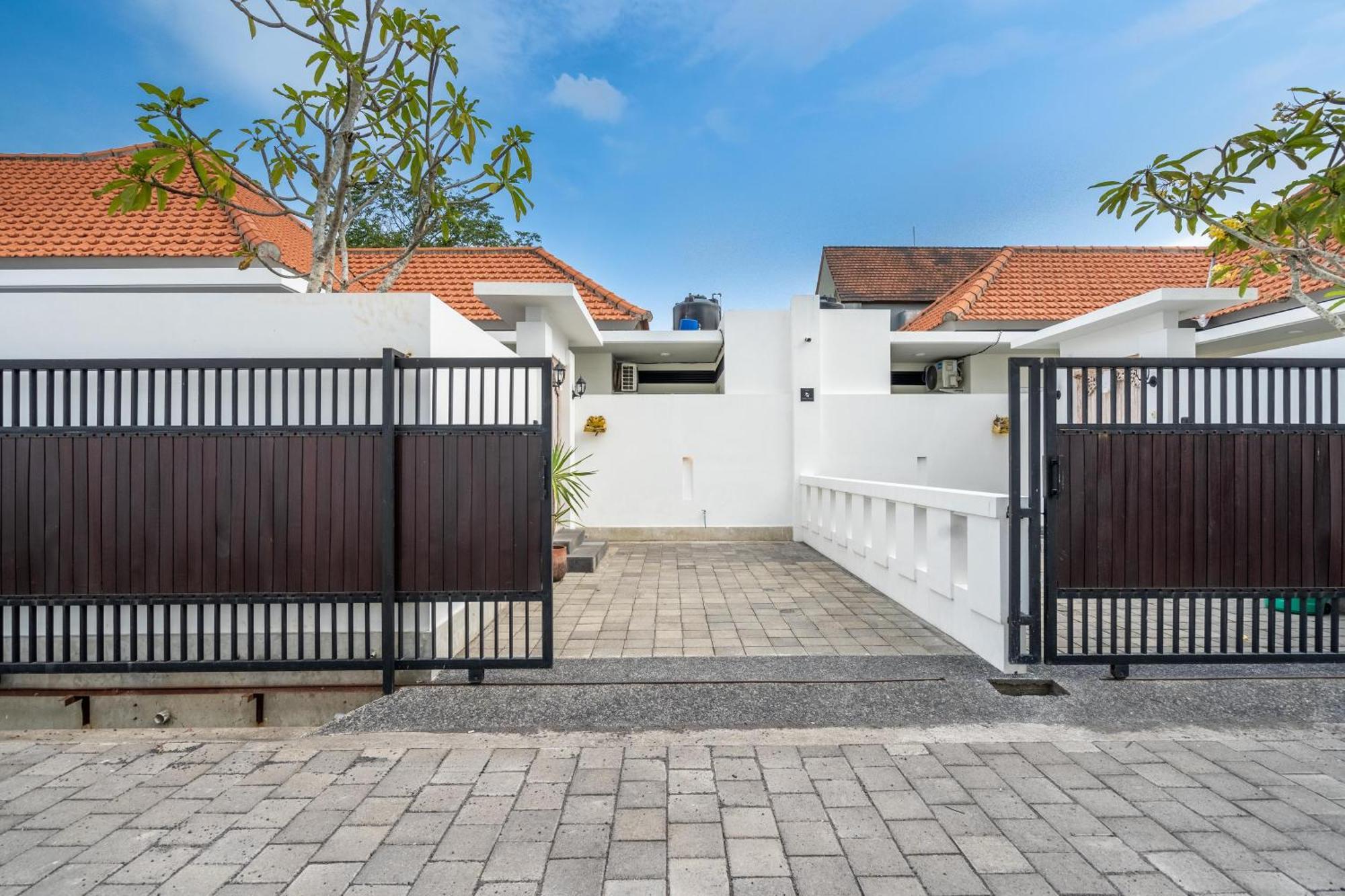 The Eclipse - The Luxurious 2br Private Pool Getaway